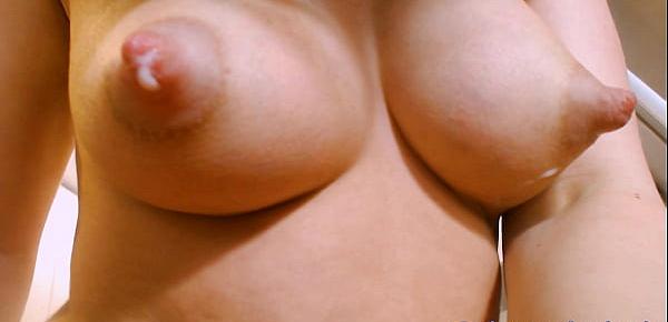  Young mom shows her big natural milky tits --www.myclearsky.live--